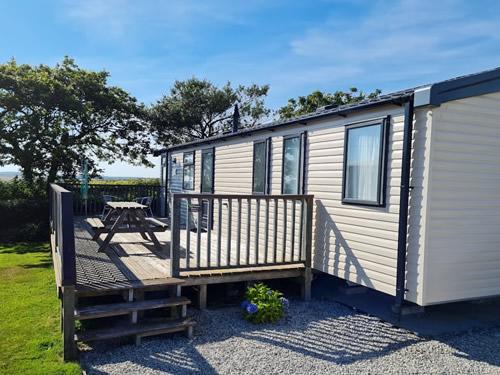 A static caravan at Looe Country Park